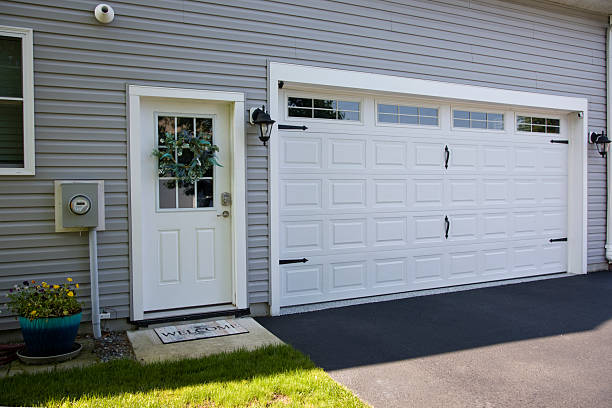 24/7 Emergency Garage Door Panel Replacement experts in Pineland, TX